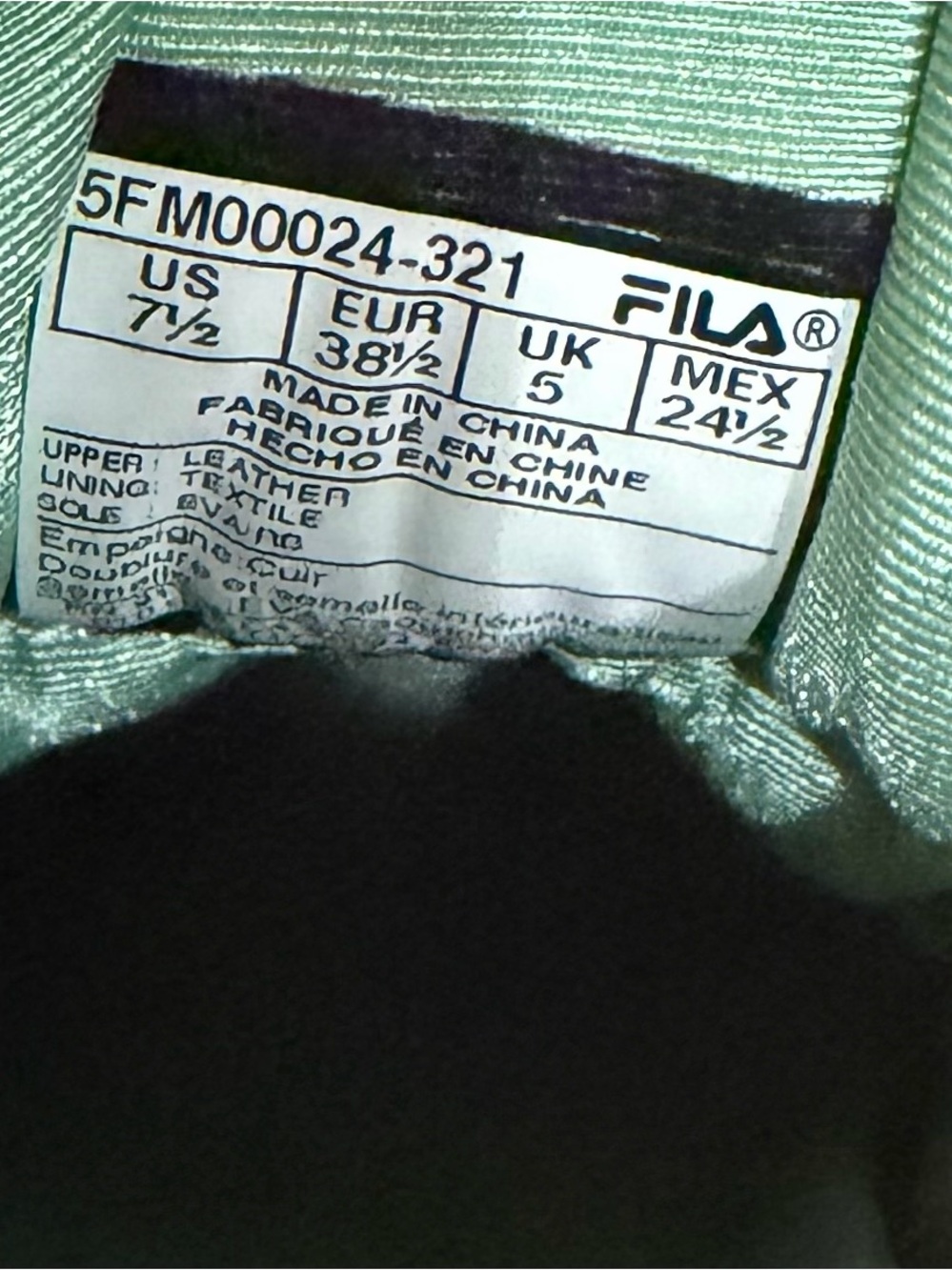 Women's FILA Suede Sneakers. Size
7.5 - Picture 6 of 6